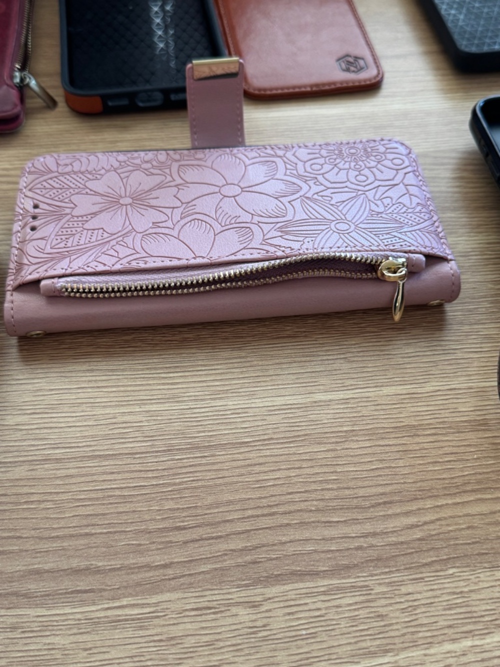 FIVE IPHONE MAX PRO CASES/WALLETS - Picture 7 of 13